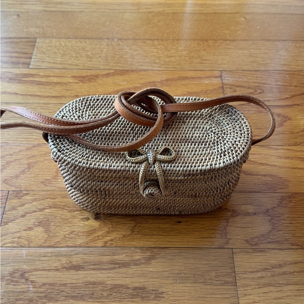 Wood Grey woven crossbody basket bag